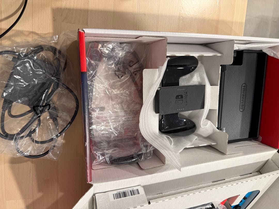 【美品】Nintendo Switch ブルー/レッド 本体