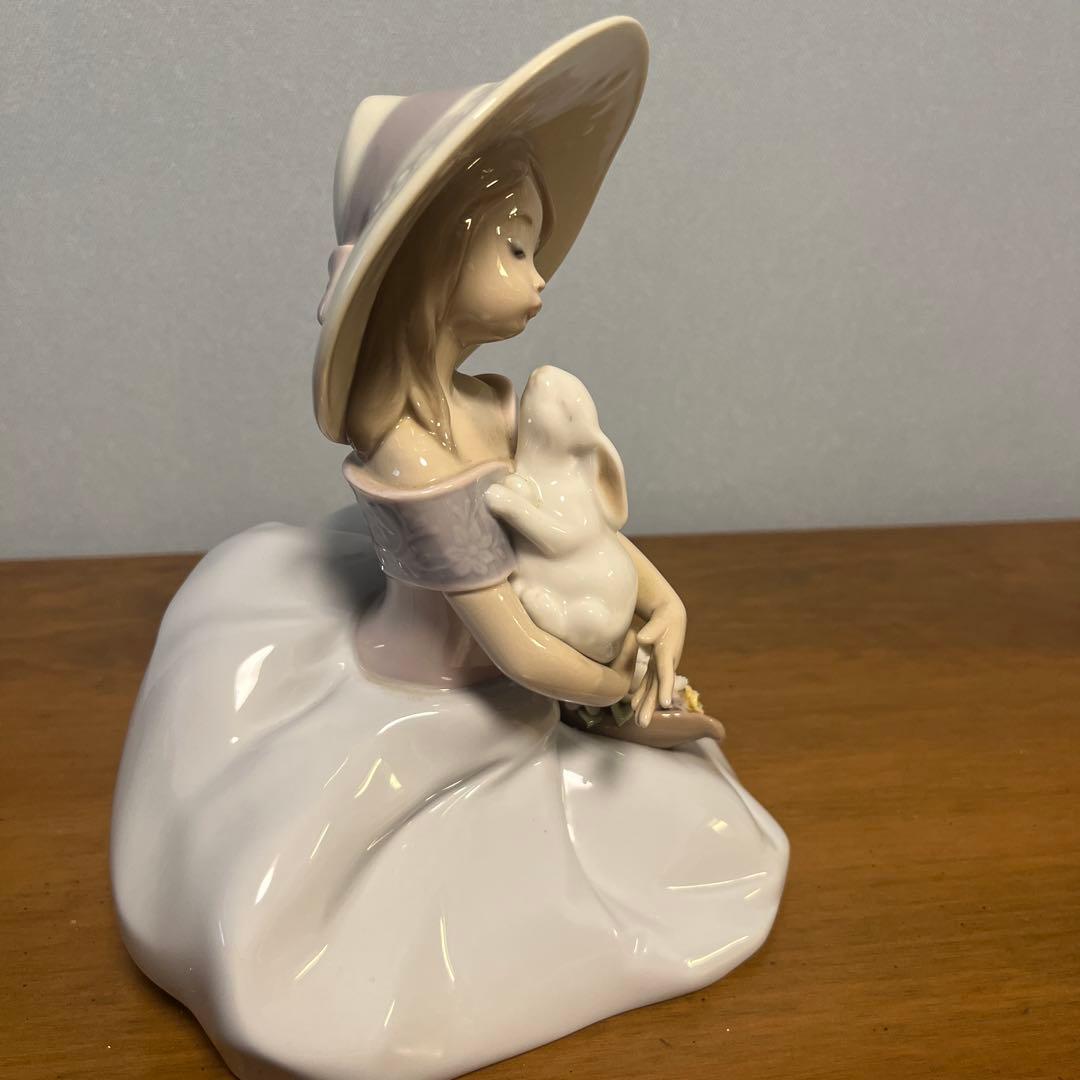 リヤドロ　少女とうさぎ　花篭