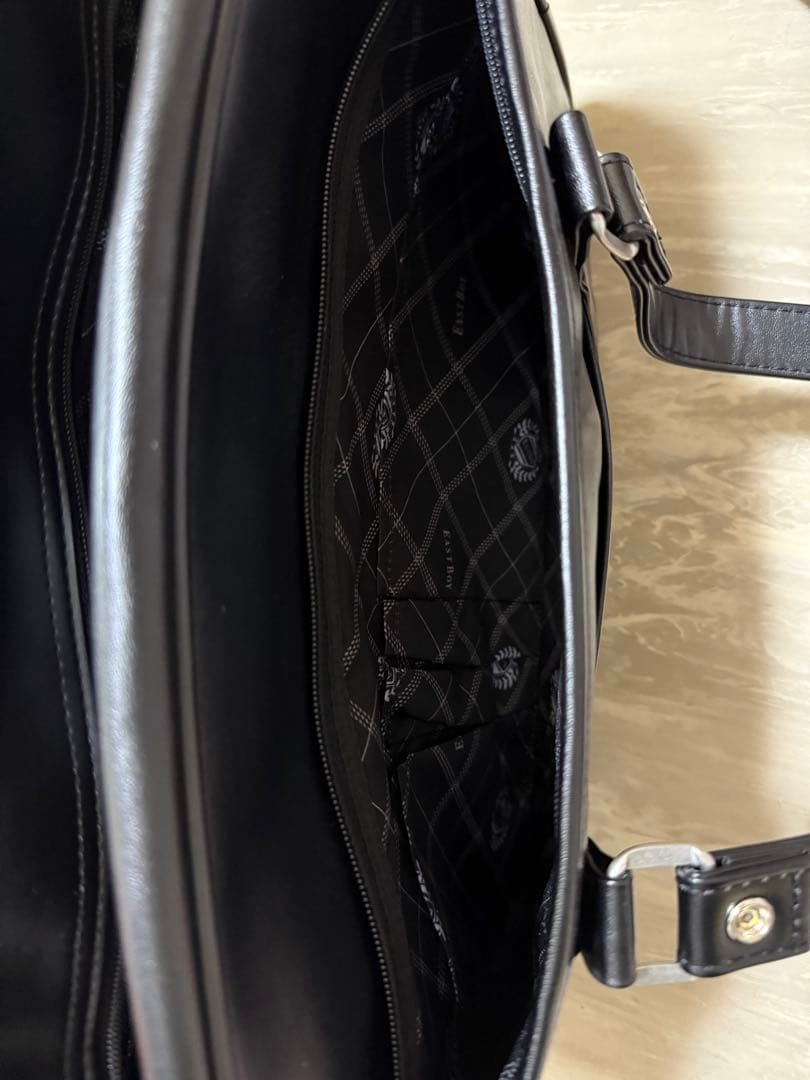 EASTBOY スクールバッグ　刺繍ロゴベージュ