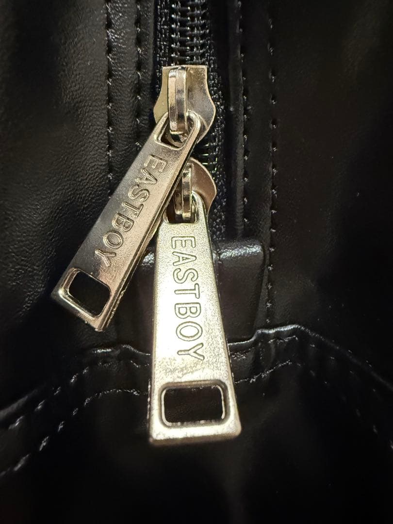 EASTBOY スクールバッグ　刺繍ロゴベージュ