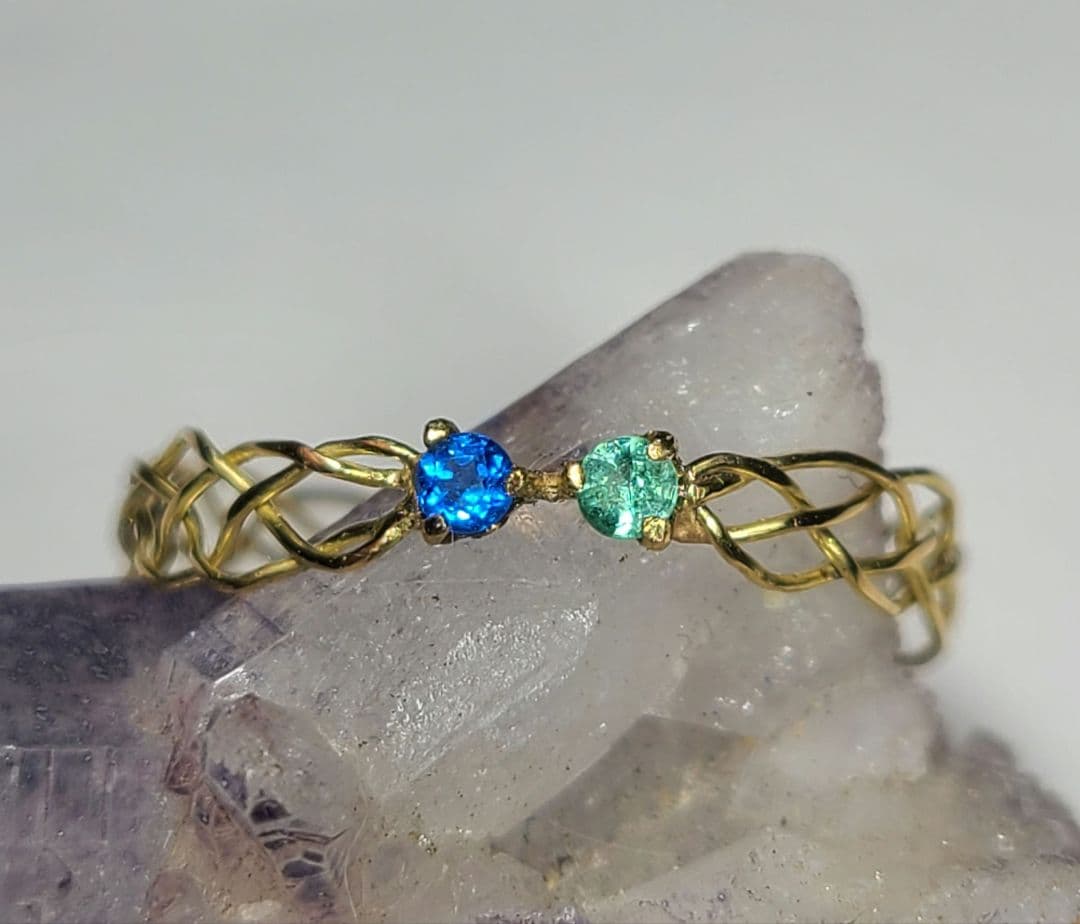 素晴らしい煌めきのリボンさん★パライバトルマリン&アウイナイト18金編み込み★