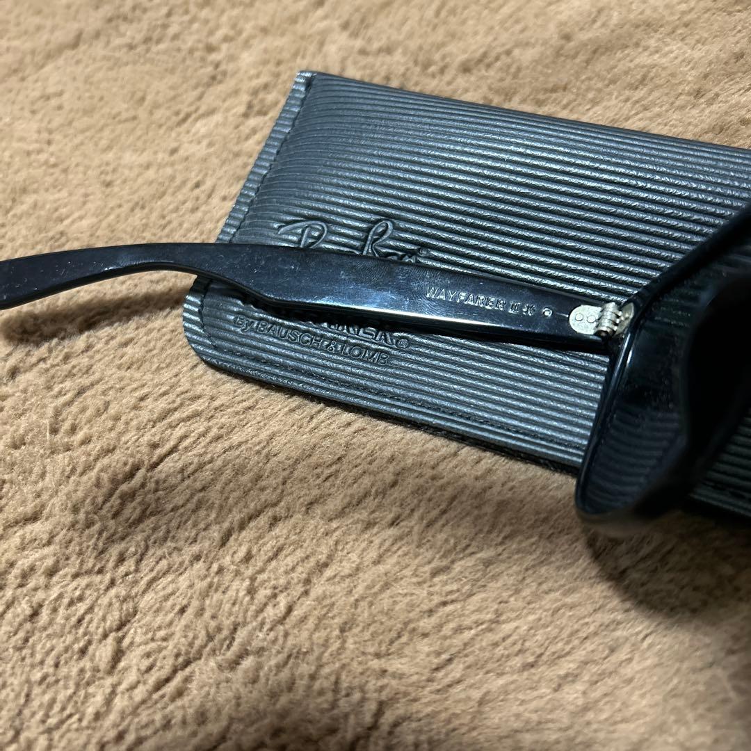 Ray-Ban Wayfarer ブラックサングラス ケース付き