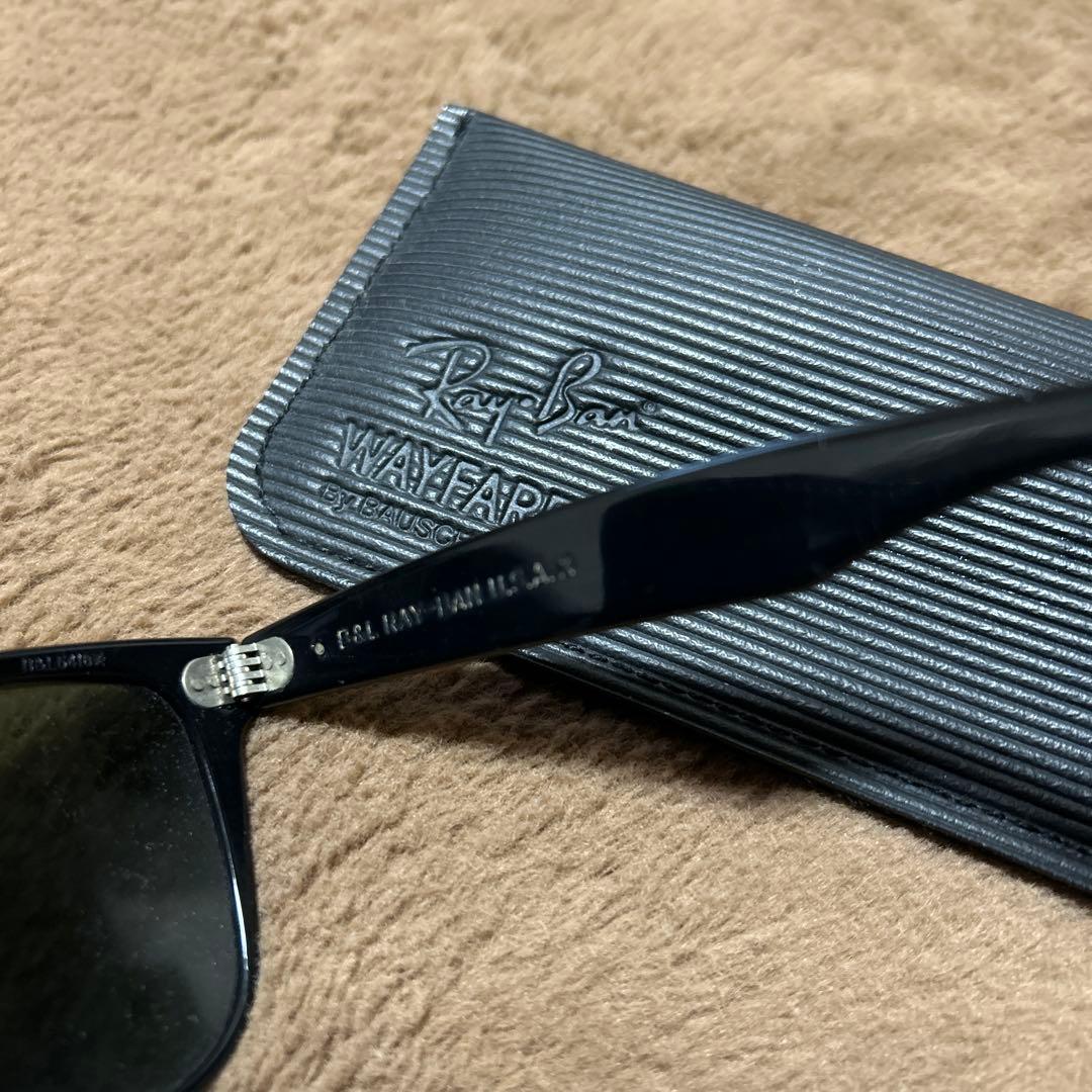 Ray-Ban Wayfarer ブラックサングラス ケース付き