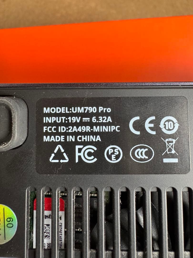 UM790 Pro ミニPC 本体
