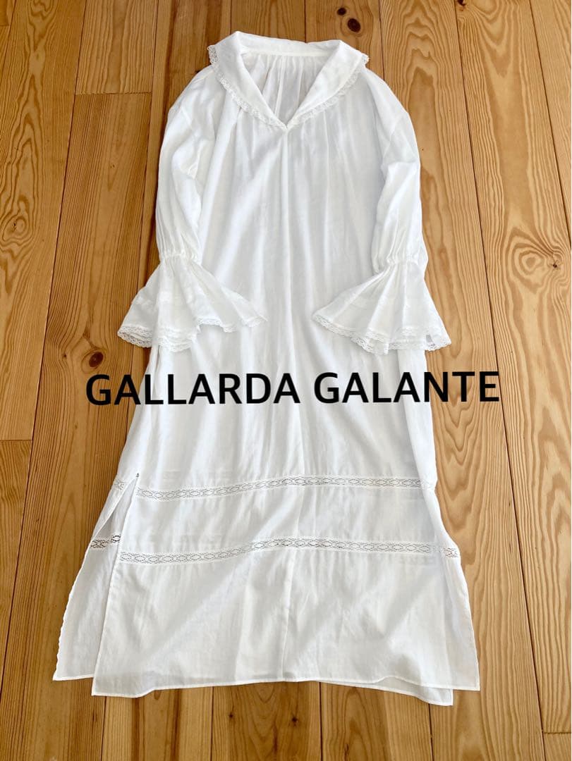 フリルカラーカフタン　コットンレースワンピース