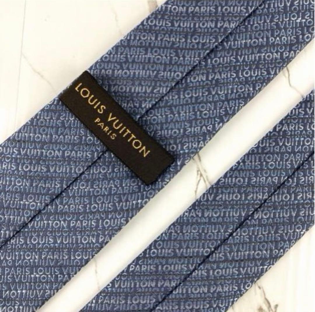 【超美品】ルイヴィトン　ネクタイ　LVロゴ総柄　ジャガード　ネイビー 大剣7cm