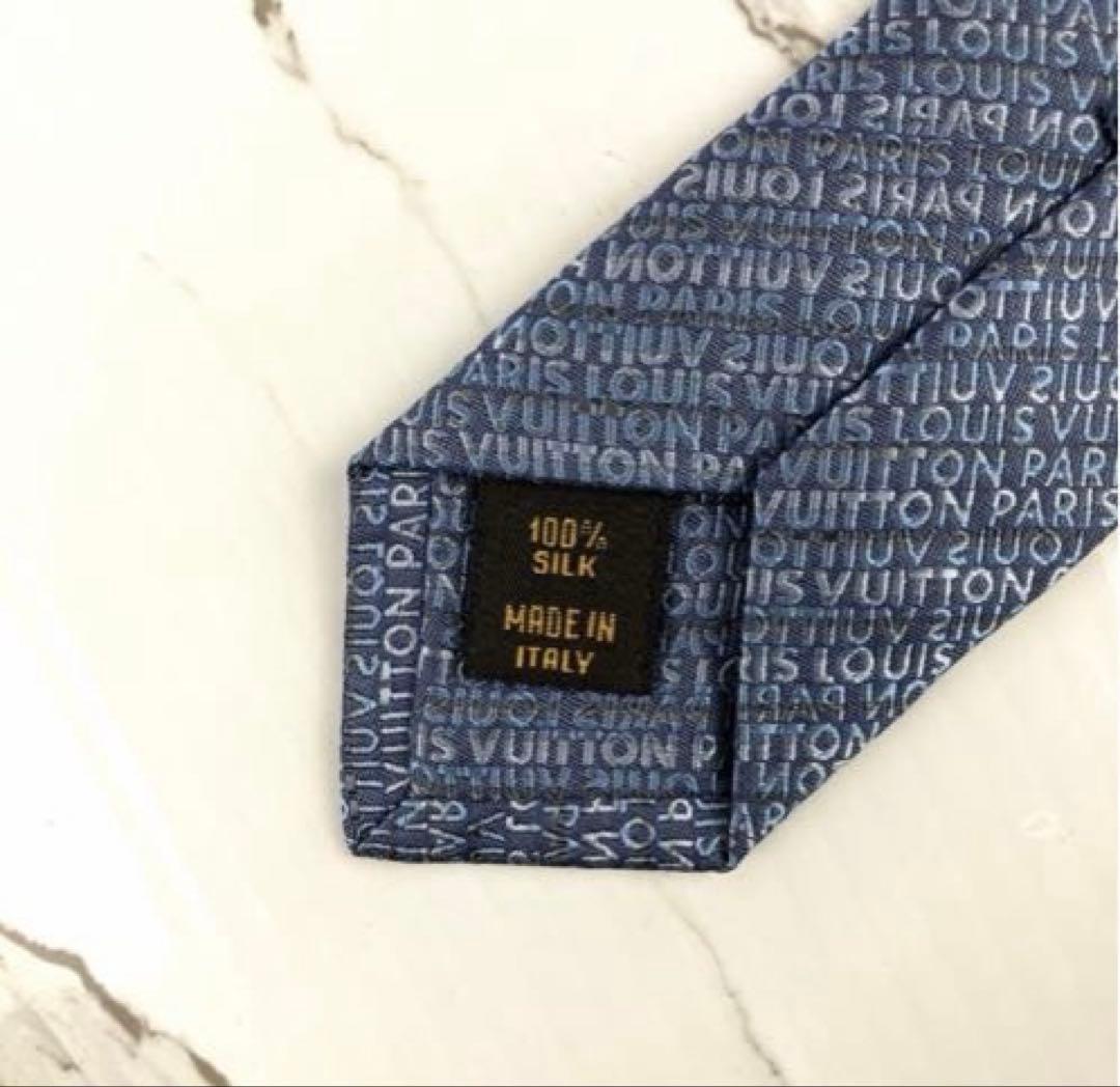 【超美品】ルイヴィトン　ネクタイ　LVロゴ総柄　ジャガード　ネイビー 大剣7cm