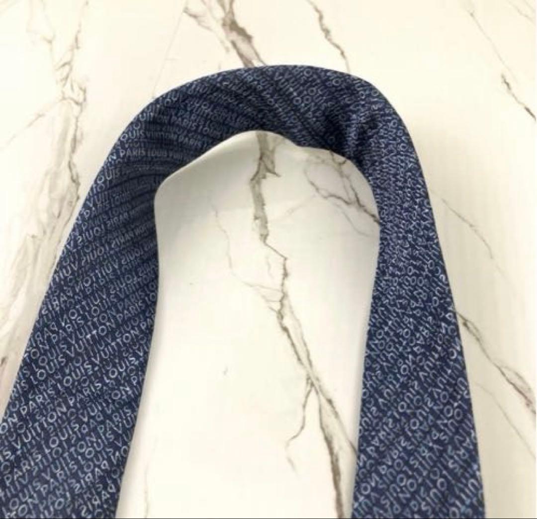【超美品】ルイヴィトン　ネクタイ　LVロゴ総柄　ジャガード　ネイビー 大剣7cm