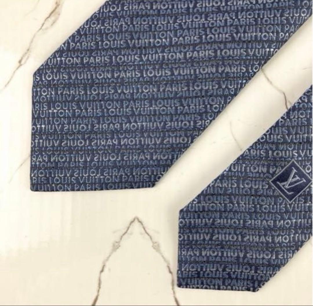 【超美品】ルイヴィトン　ネクタイ　LVロゴ総柄　ジャガード　ネイビー 大剣7cm