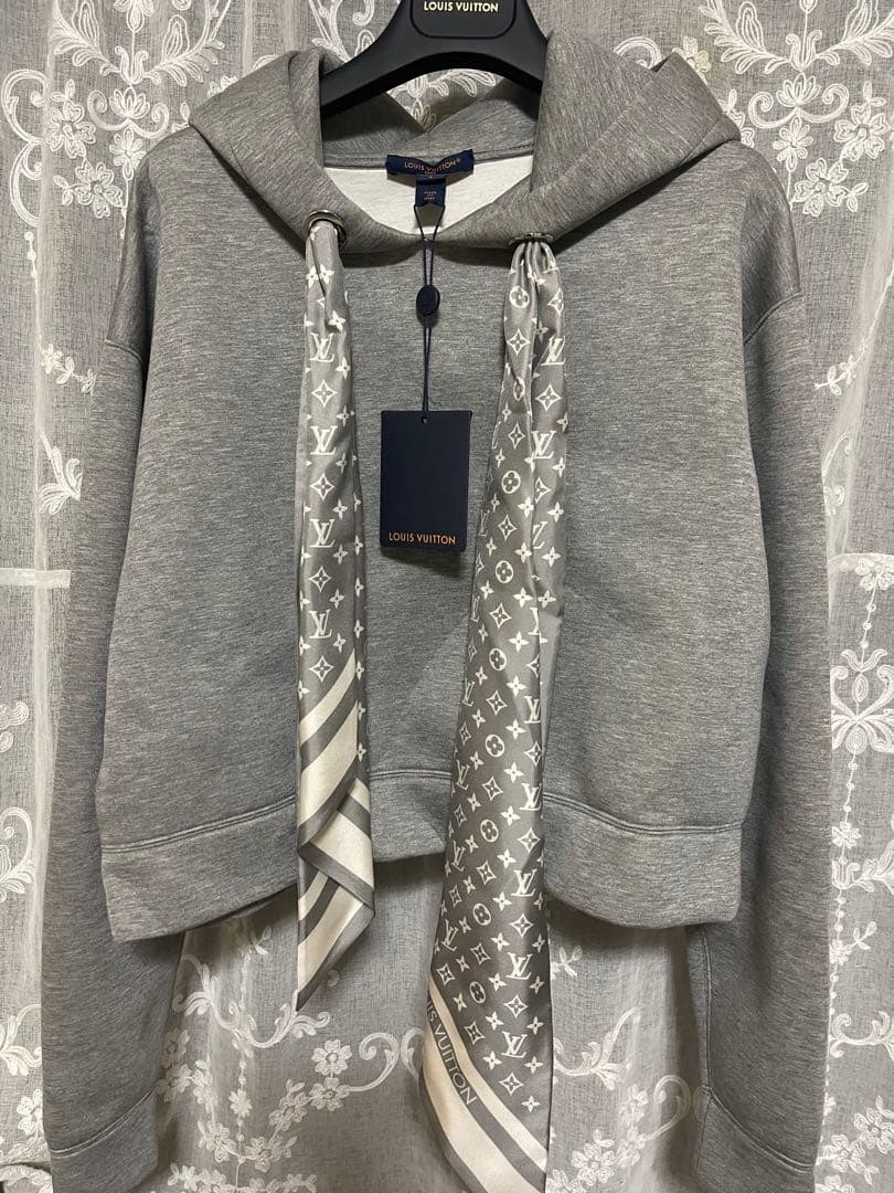 今期　ルイヴィトン　トレーナー