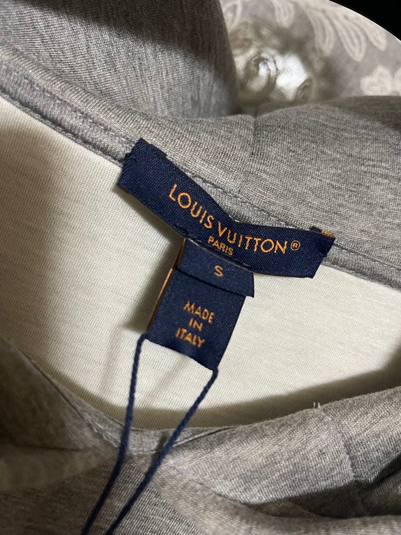 今期　ルイヴィトン　トレーナー