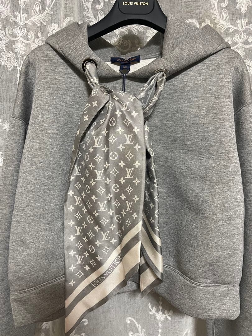 今期　ルイヴィトン　トレーナー