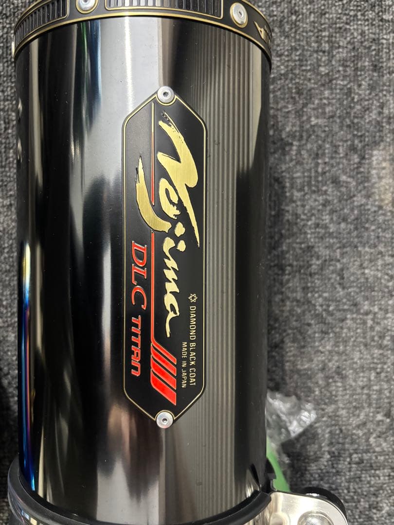 Ninja DLC Titan マフラー