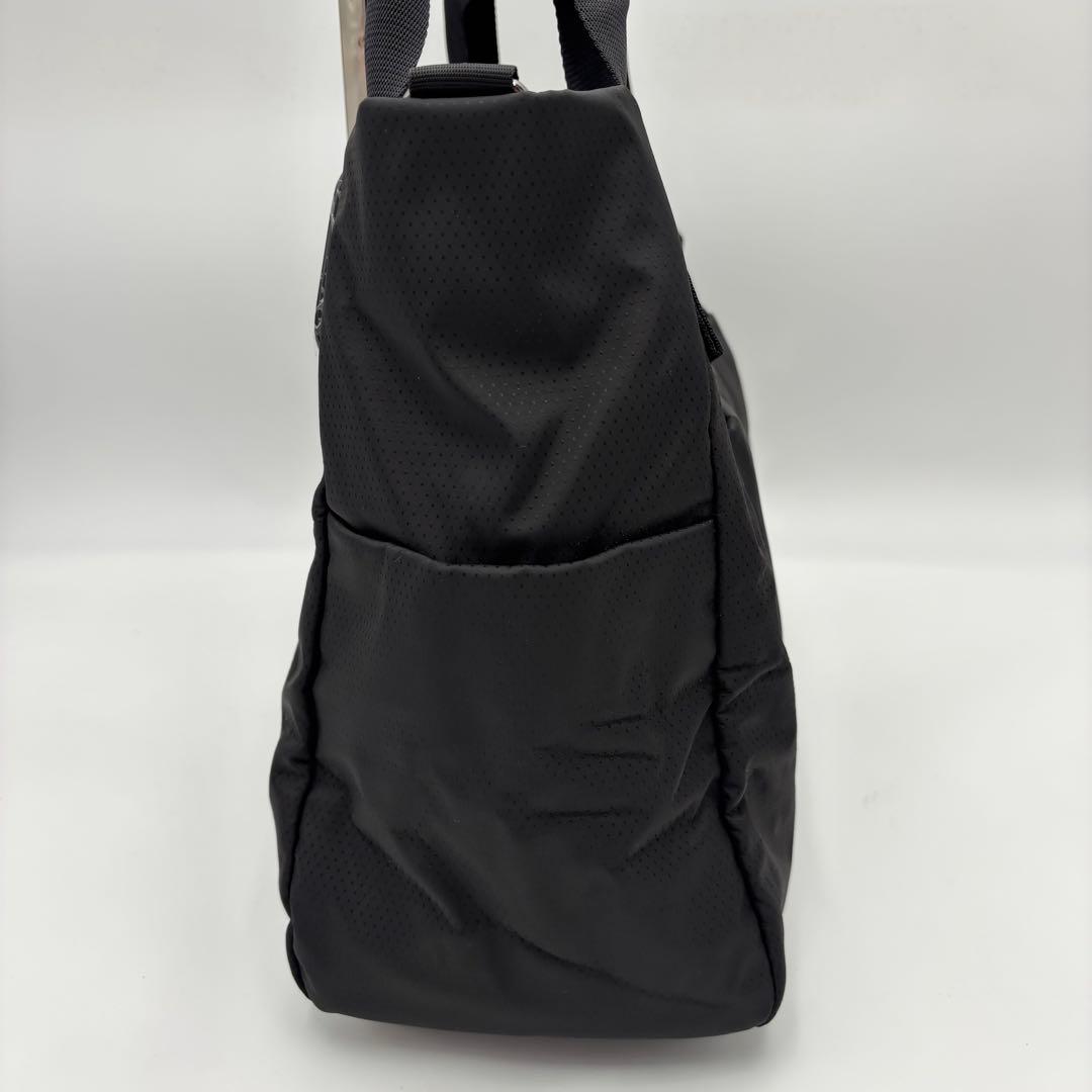 ✨未使用品✨イアパピヨネ ナイロン トートバッグ ブラック ショルダー付