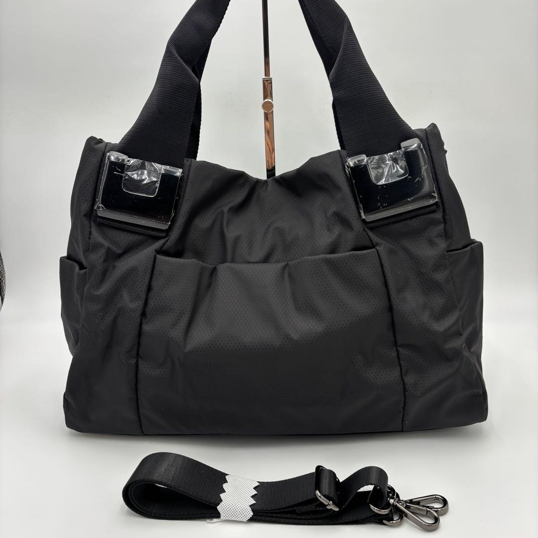 ✨未使用品✨イアパピヨネ ナイロン トートバッグ ブラック ショルダー付