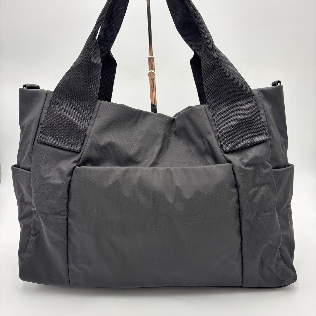 ✨未使用品✨イアパピヨネ ナイロン トートバッグ ブラック ショルダー付