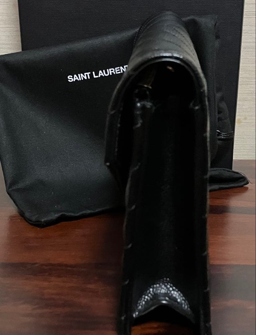 未使用イヴサンローラン チェーンウォレット長財布キャビアスキンゴールドロゴ金具黒