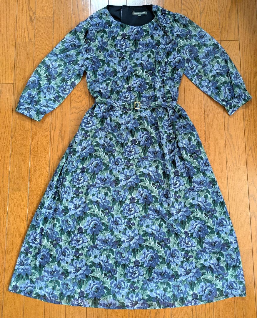 美品 ローラアシュレイ 花柄 ワンピース ケラウェイ柄 青 ブルー 匿名