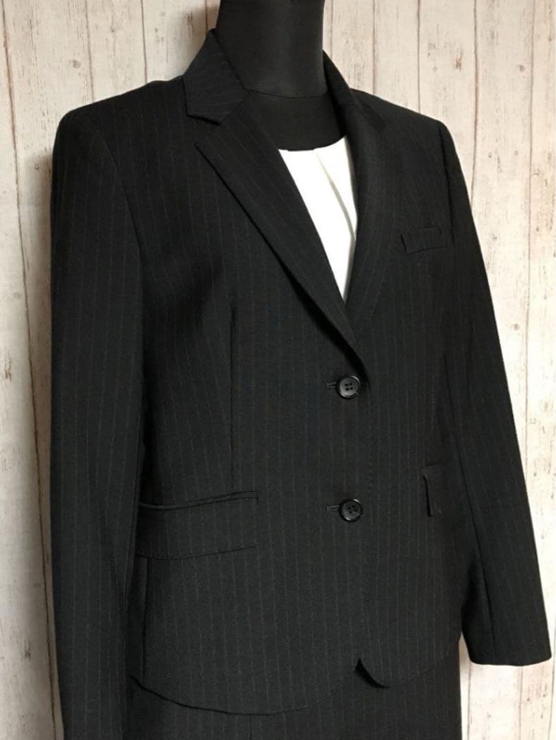 美品！定価57200円23区 ジャケット スカートスーツ40 ブラックストライプ