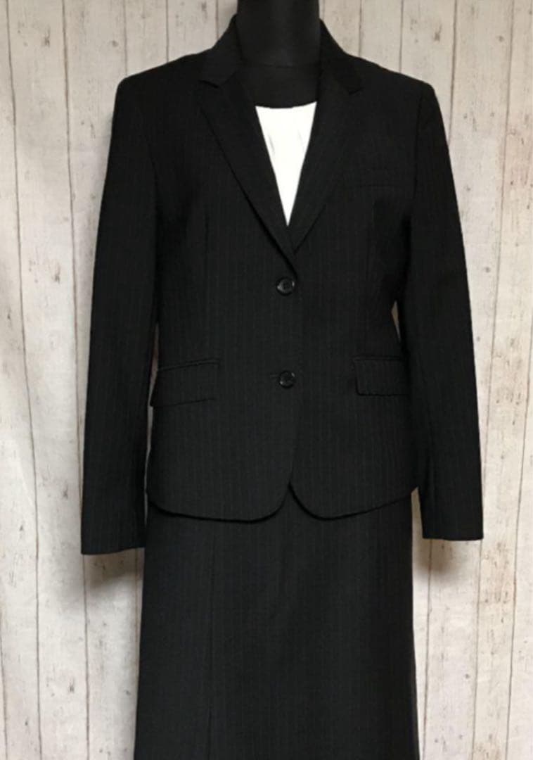 美品！定価57200円23区 ジャケット スカートスーツ40 ブラックストライプ