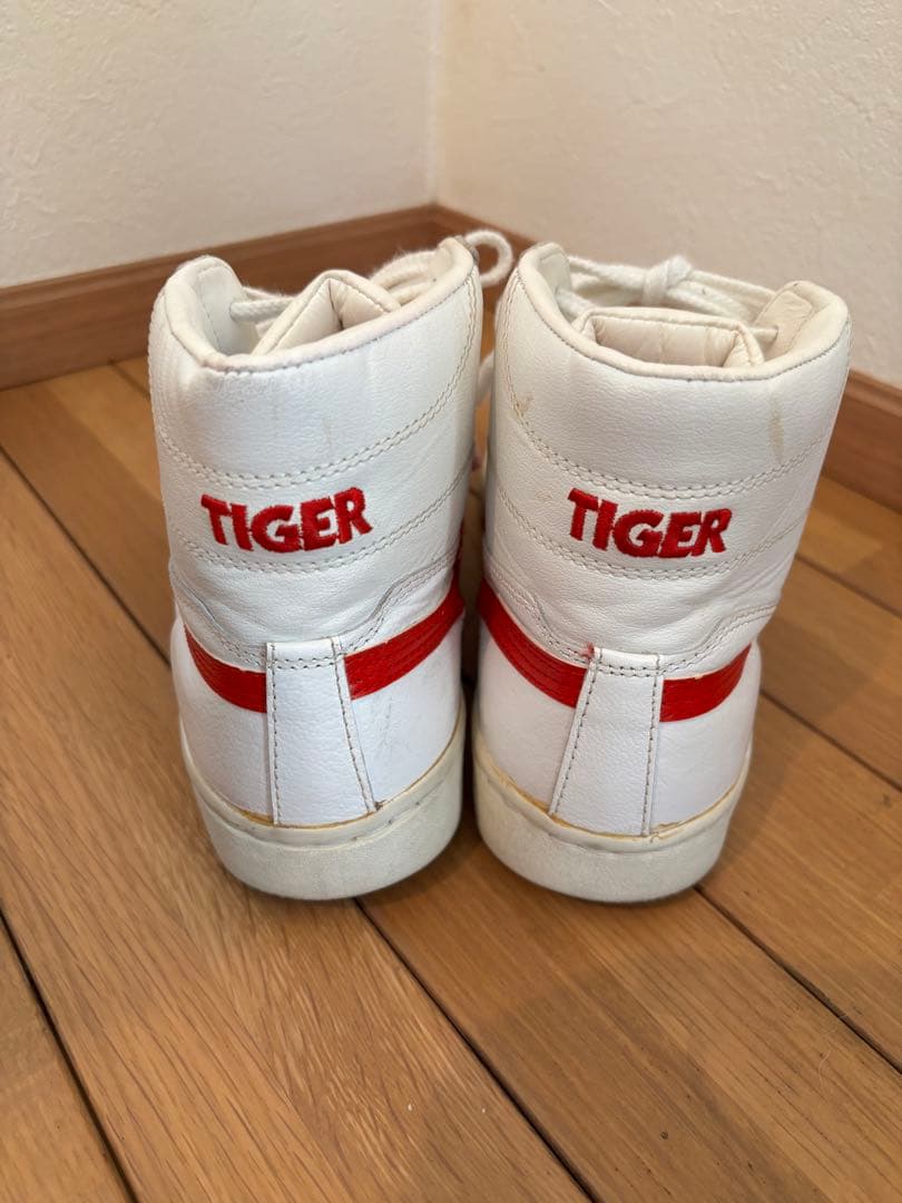 アシックスタイガー　ポイントゲッターＬ25.5cm