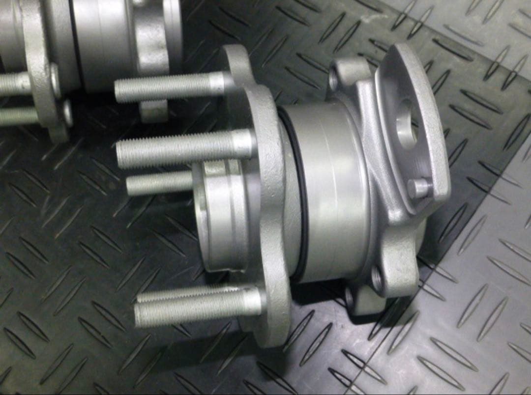 ★新品スカイラインＧＴ－Ｒ BCNR33 のリヤ用ハブベアリング左右セット