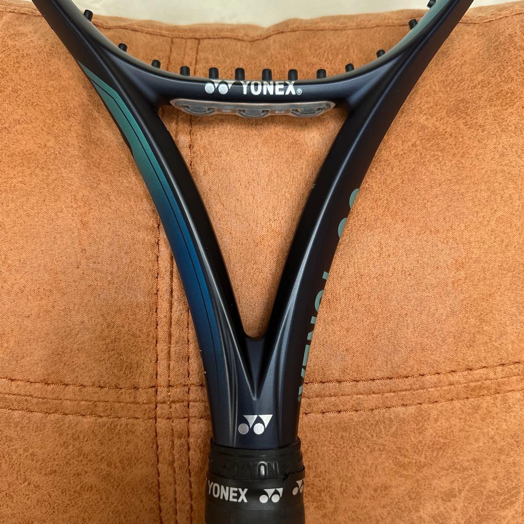 美品　YONEX EZONE 100L 2022 テニスラケット