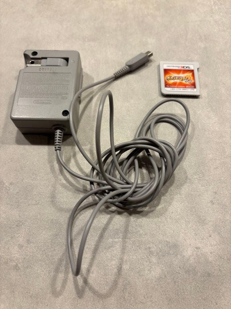 【即購入可】ポケットモンスター　サン ニンテンドー3DS本体・充電器付