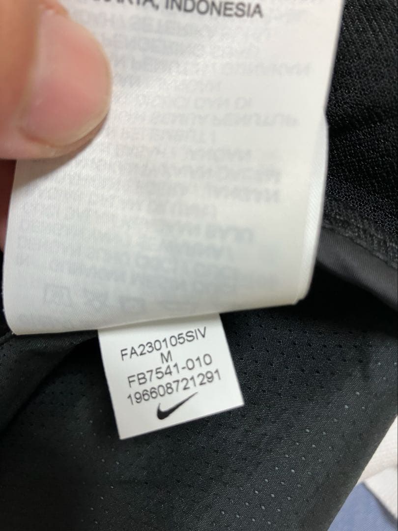 美品　完売　NIKE ウィンドランナー　M