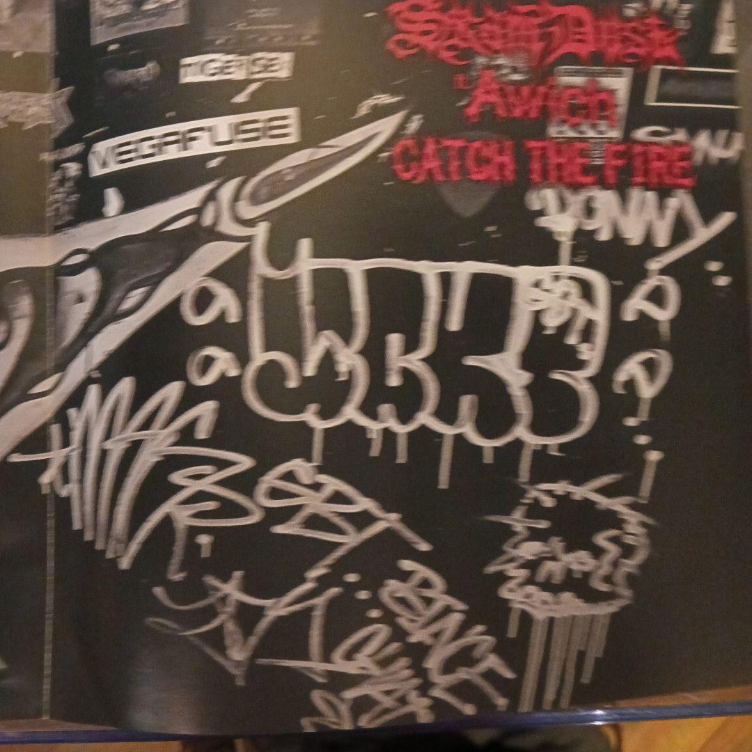 SKAM DUST ft. Awich CATCH THE FIRE7インチ