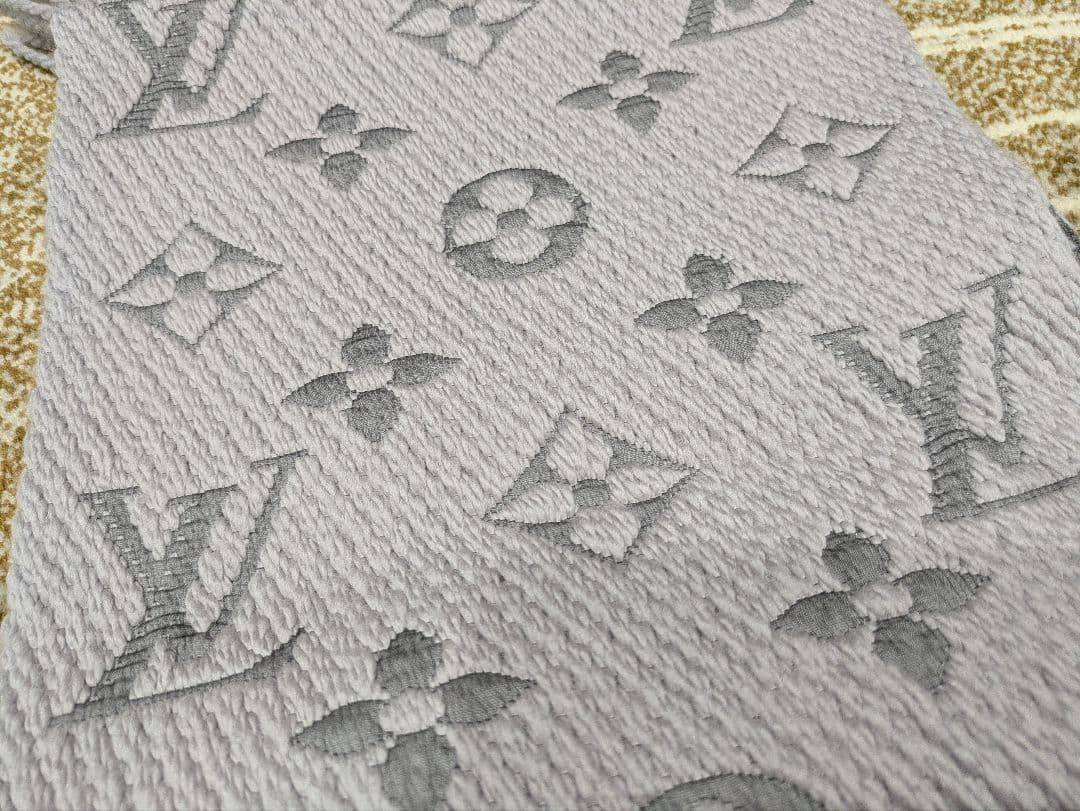 ★Xmasセール★Louis Vuitton グレー マフラー