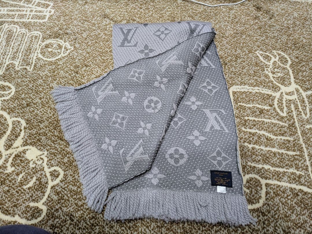 ★Xmasセール★Louis Vuitton グレー マフラー