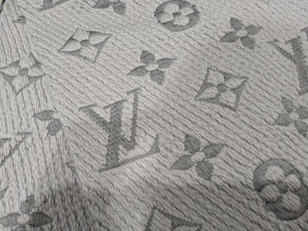 ★Xmasセール★Louis Vuitton グレー マフラー