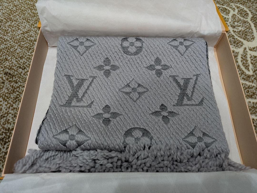 ★Xmasセール★Louis Vuitton グレー マフラー