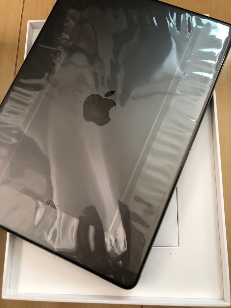 【新品・未開封】iPad 第8世代WiFiモデル　32GB スペースグレー