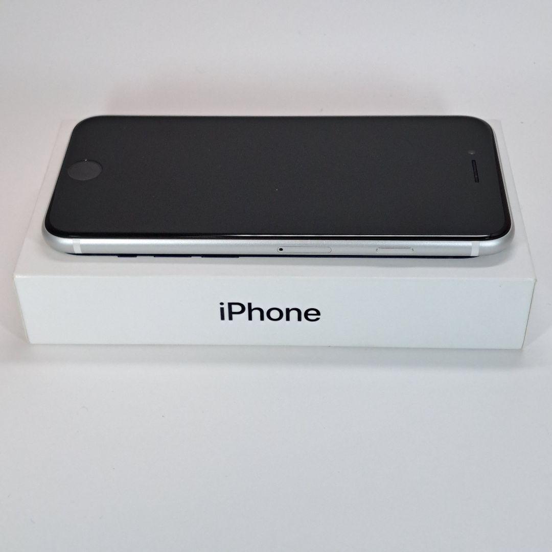 【なる】iPhone SE2 64GB