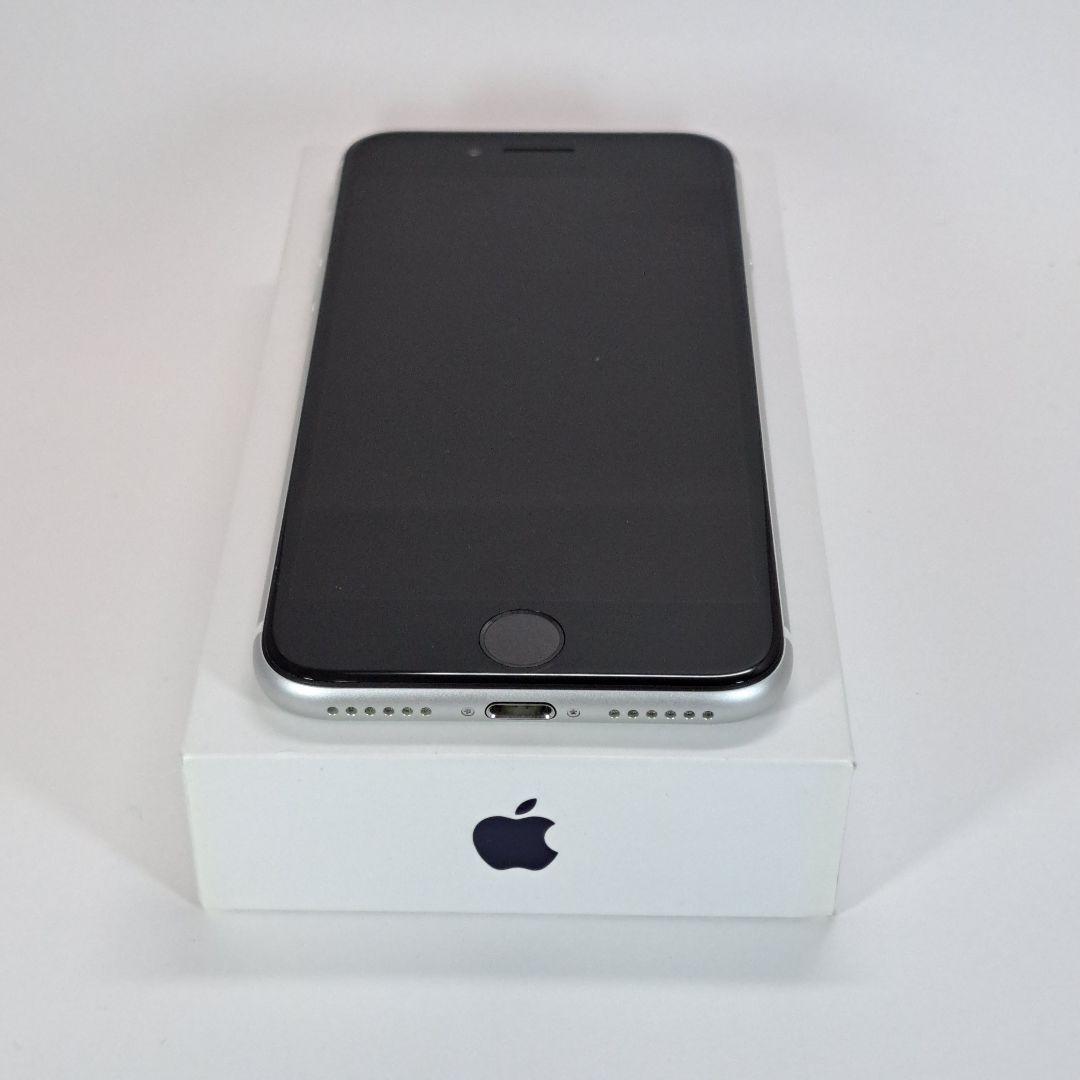 【なる】iPhone SE2 64GB