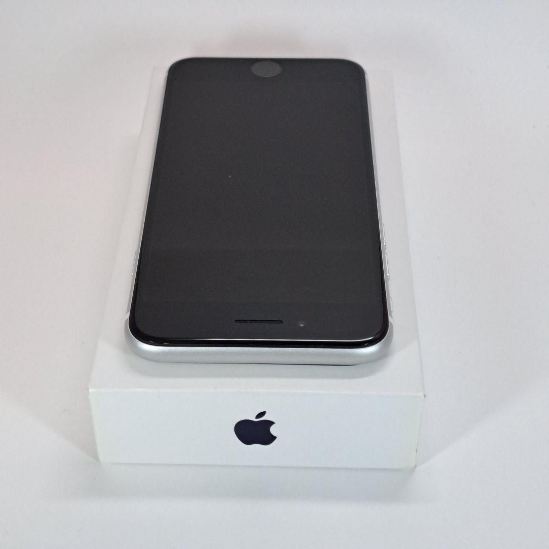 【なる】iPhone SE2 64GB