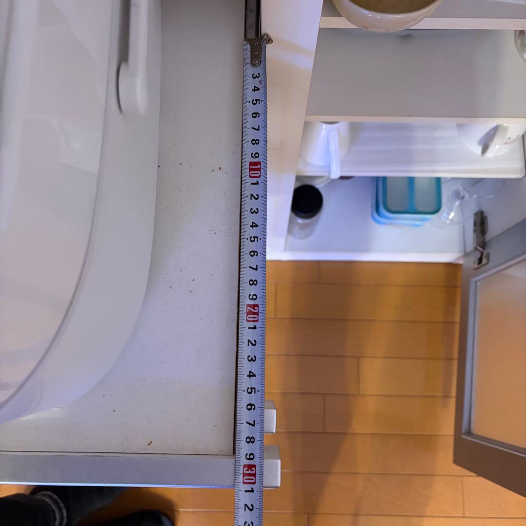 シルバー食器棚・キッチンカウンター