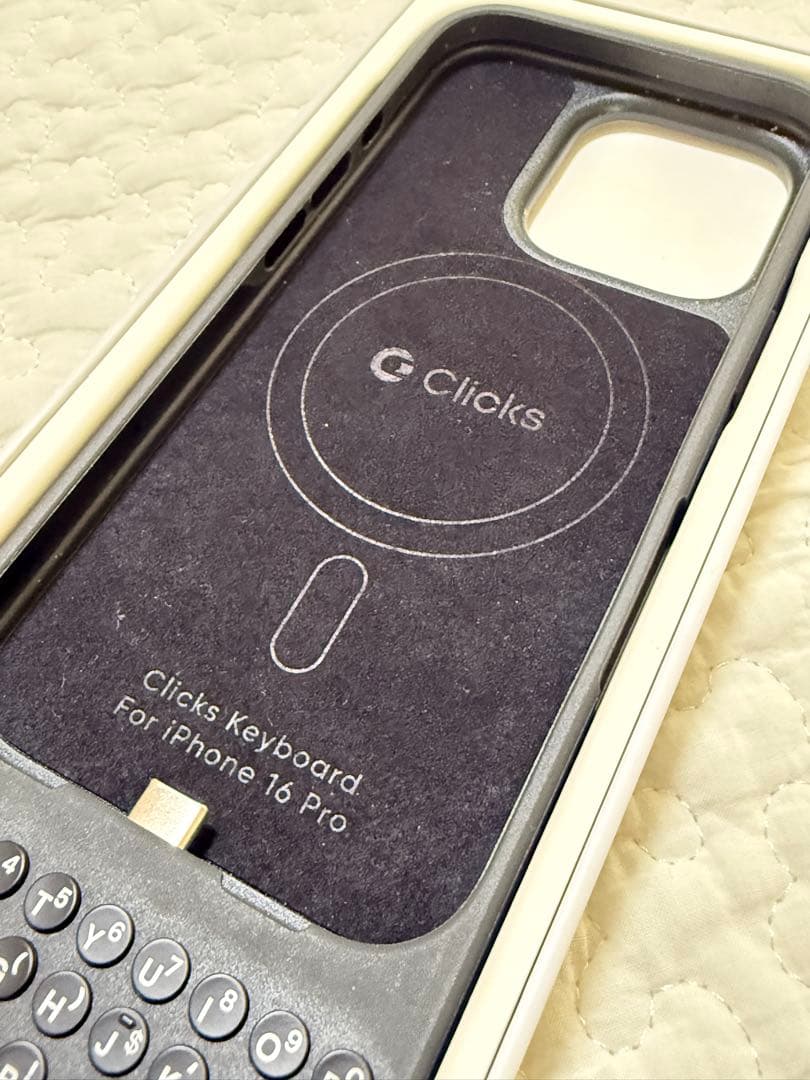iPhoneアクセサリー clicks keyboard for iphone 16 pro
