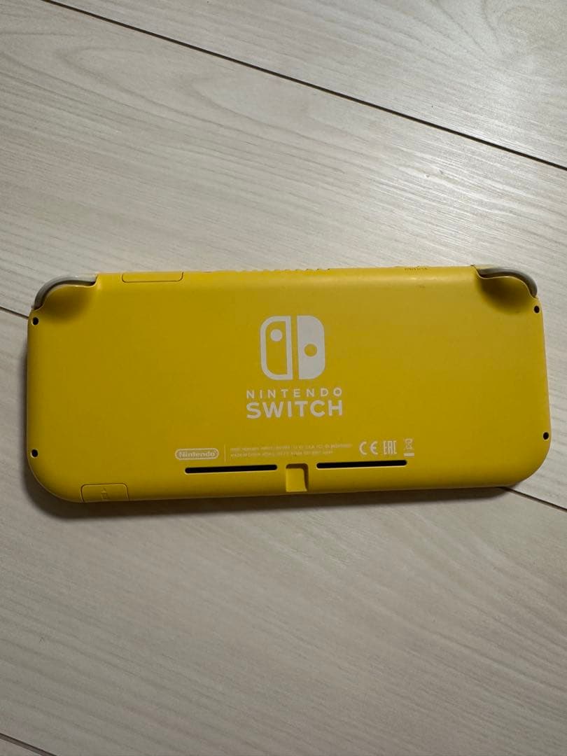 任天堂Switchライト 本体のみ