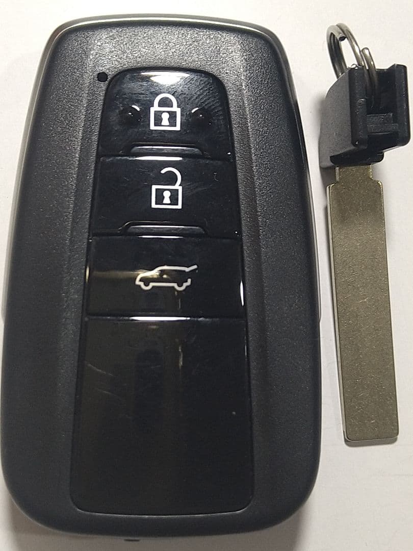 初期化済トヨタ純正スマートキー150系ラウンドクルーザープラド新品電池付き②