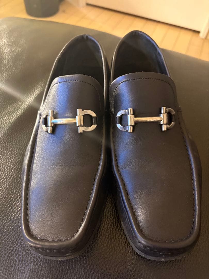 使用1-2回 Salvatore Ferragamo 黒 ローファー