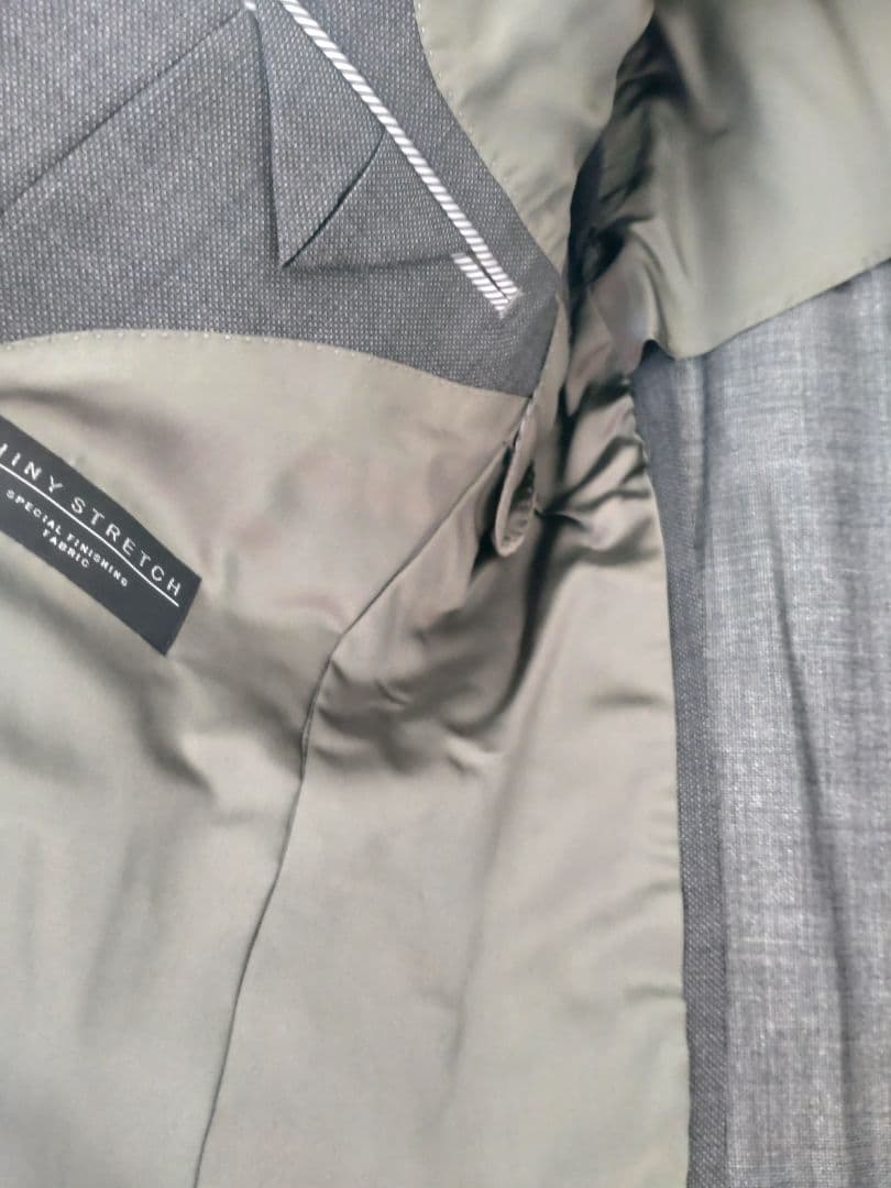 【未使用品】　メンズビジネススーツ　3ピース　BB7　グレー　訳あり