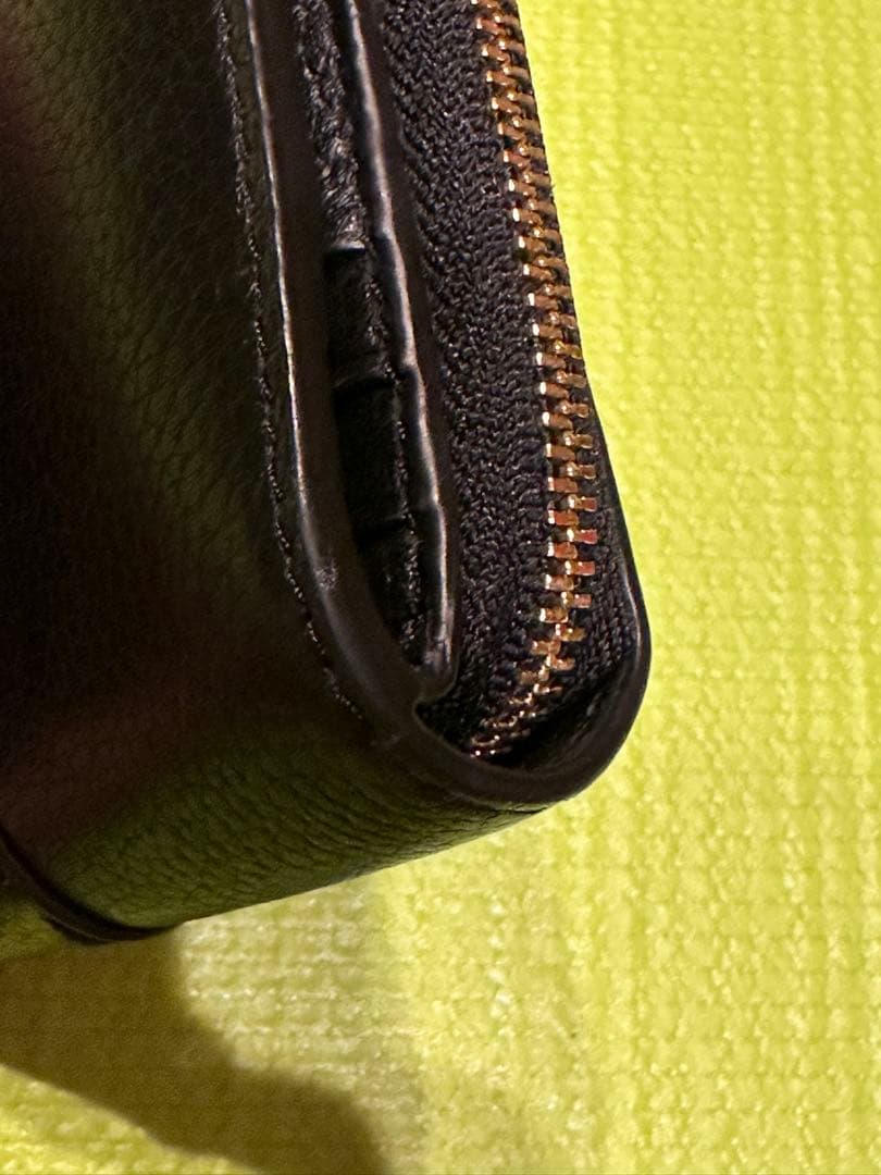 早い者勝ち【良品】 トリーバーチ レザー 二つ折り財布 財布 ブラック