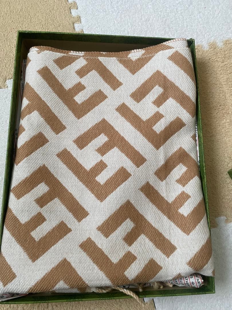 FENDI（フェンディ）マフラー ズッカ柄