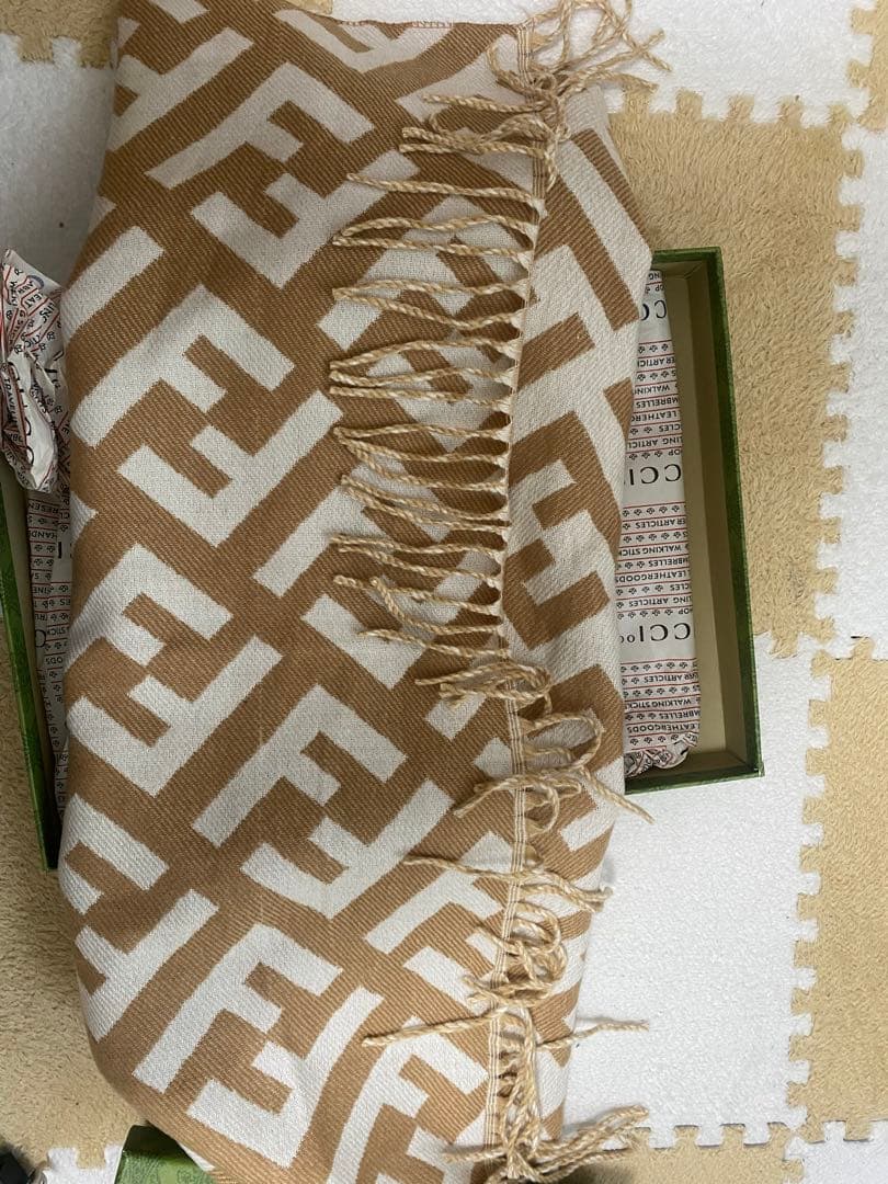 FENDI（フェンディ）マフラー ズッカ柄