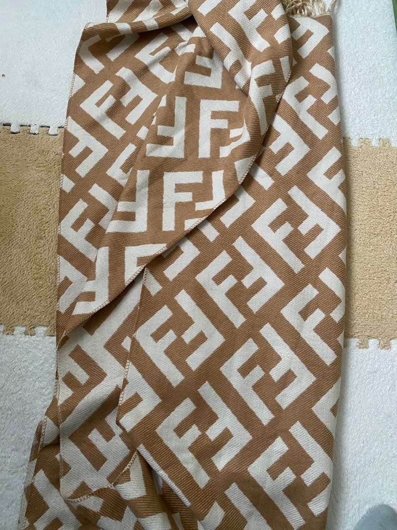 FENDI（フェンディ）マフラー ズッカ柄