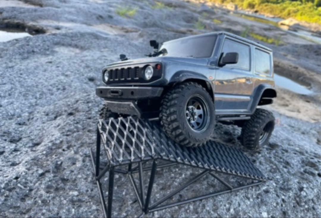 クローラーラジコン　MST CFX ロッククローリング 低重心仕様