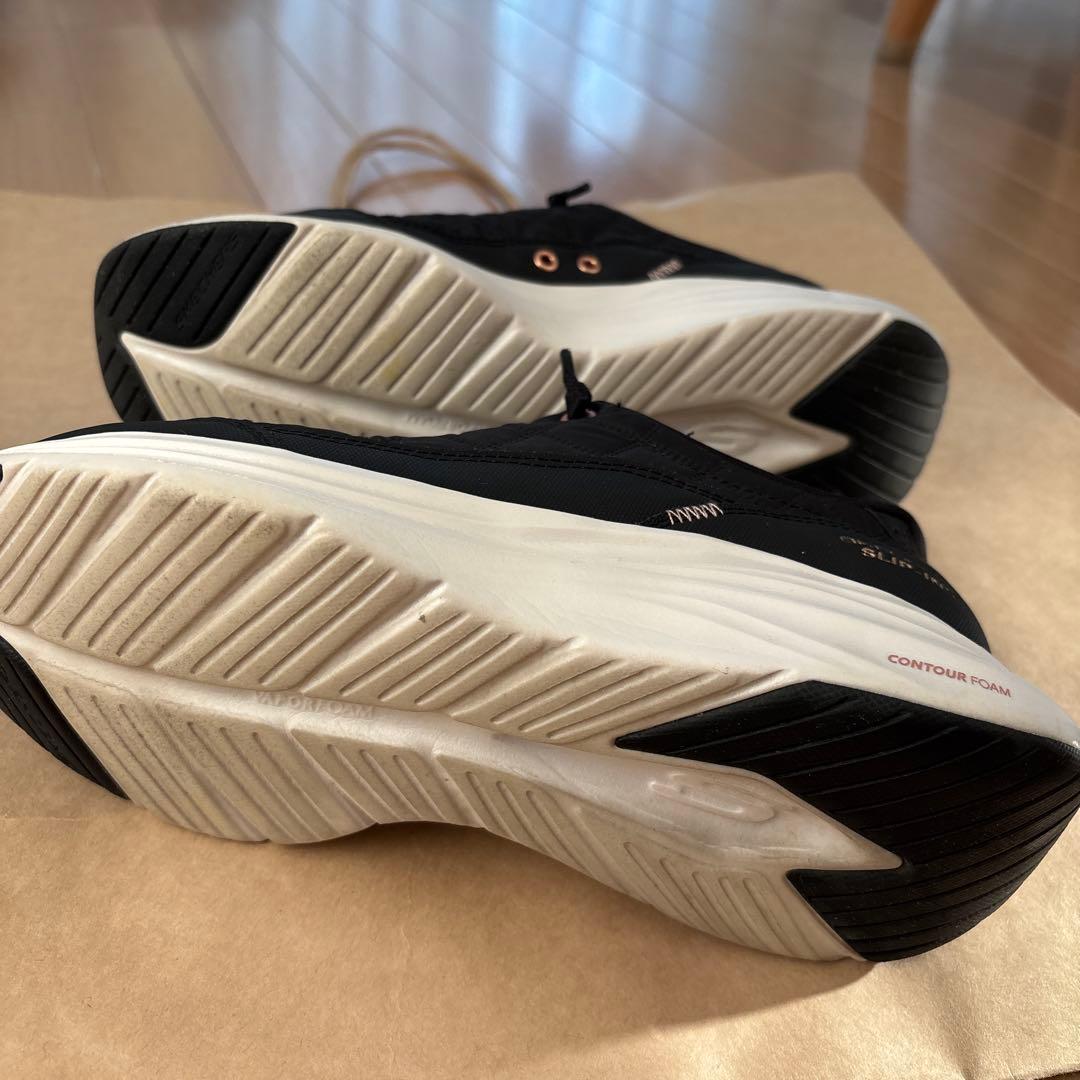 SKECHERS スリップインズ　ブラック